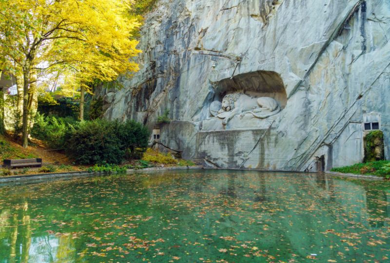 Lion monument